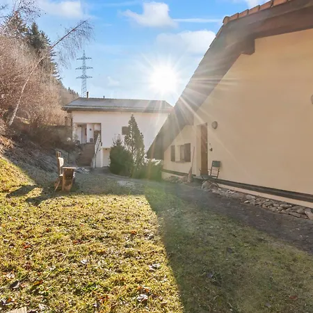 Stilvolle 2.5 Naehe Skigebiet